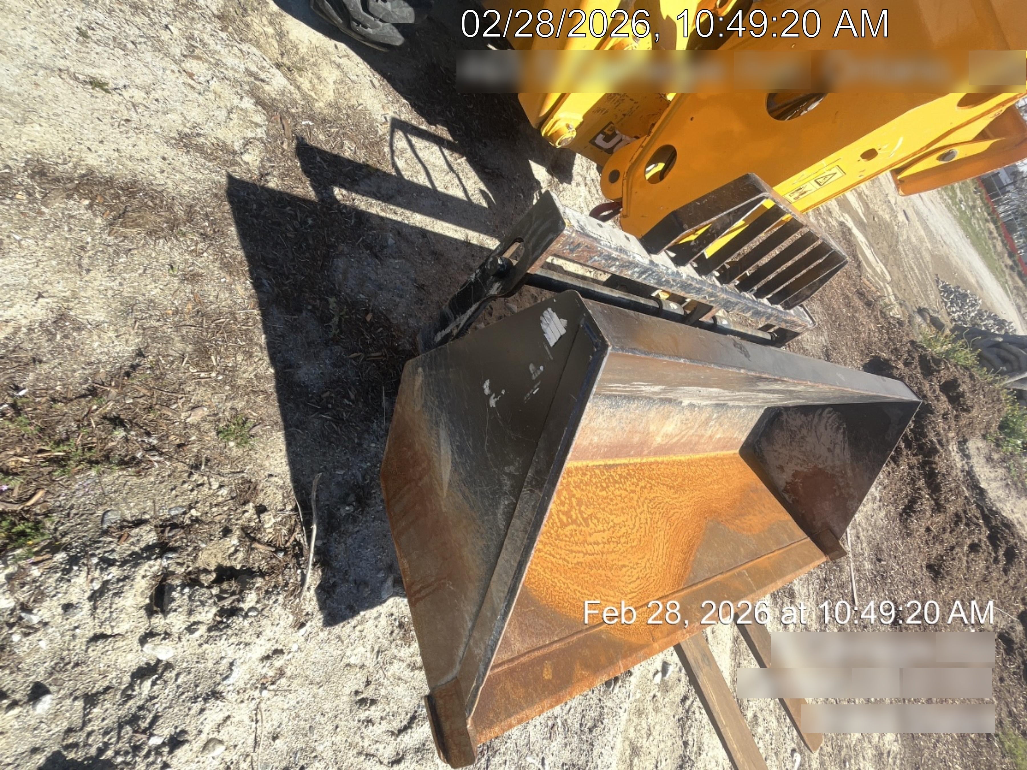 2025 JLG 1001100823