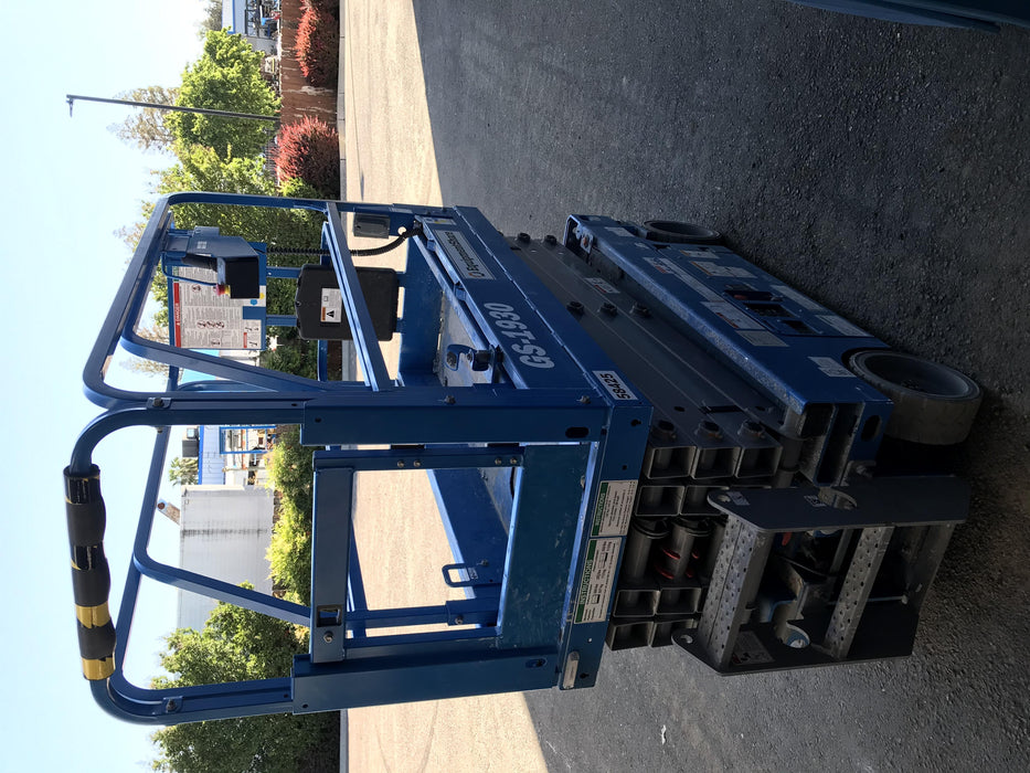 2019 Genie GS-1930 Half Height Swing Gate, 800W Inverter