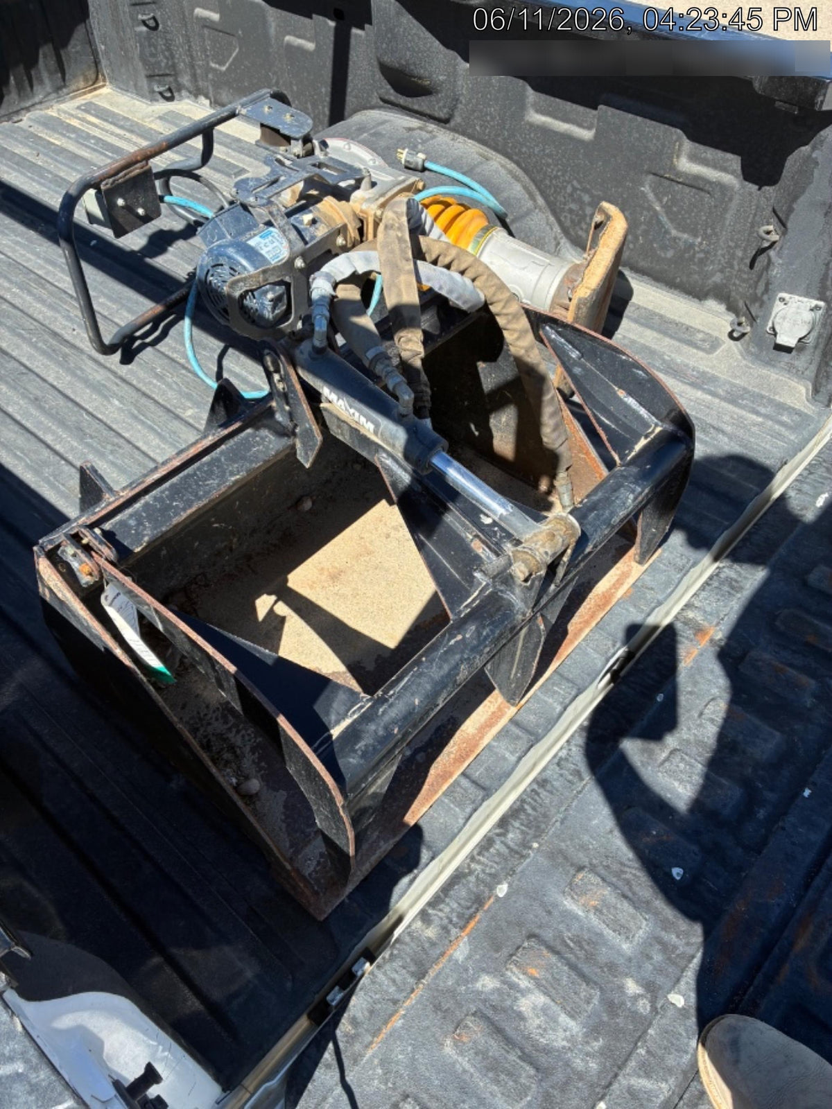 2022 CRATOS 31" Grapple Bucket