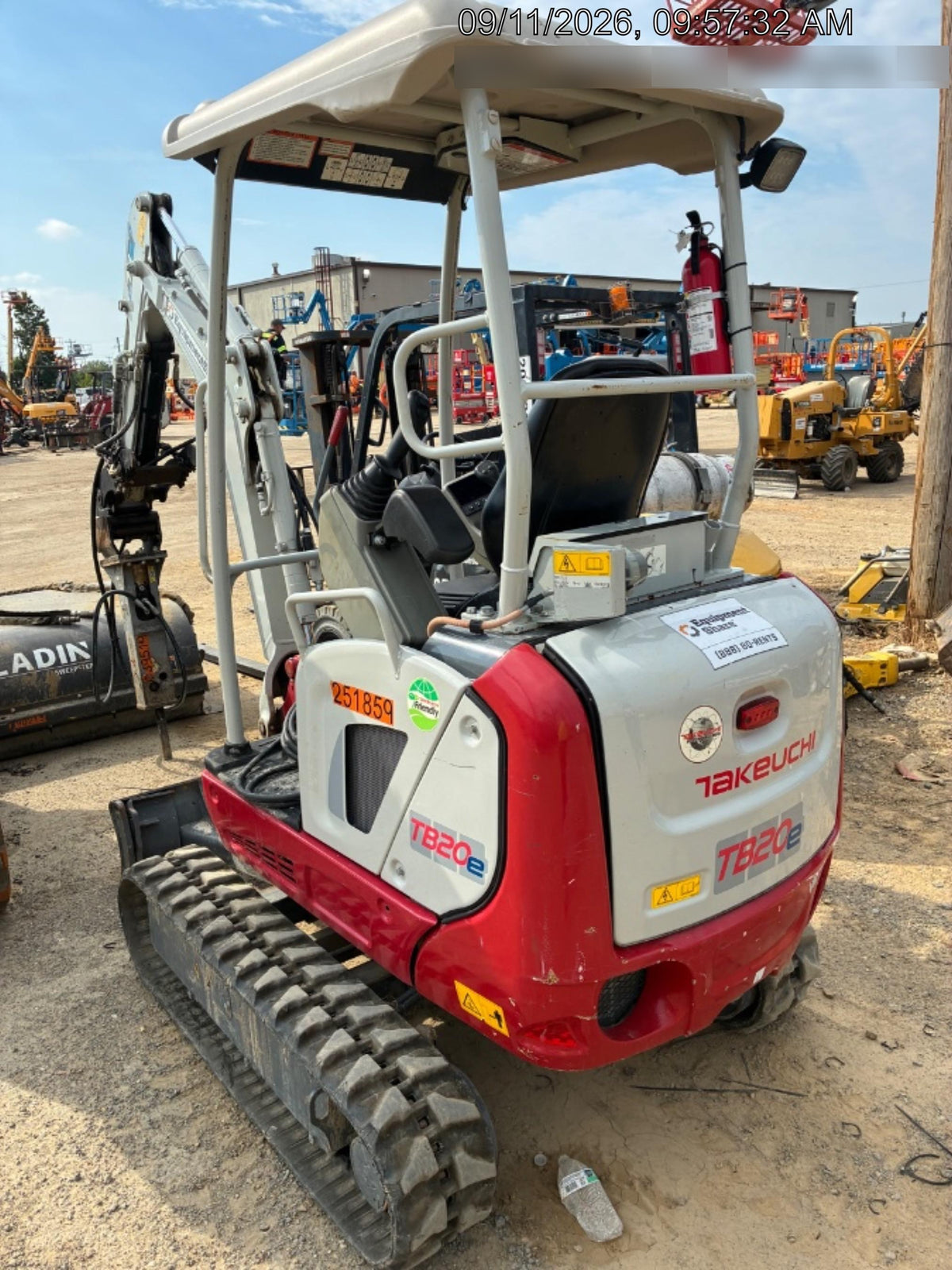 2022 TAKEUCHI TB20e