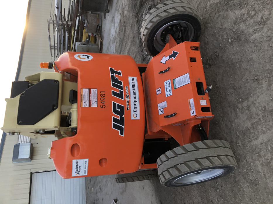 2019 JLG E450AJ