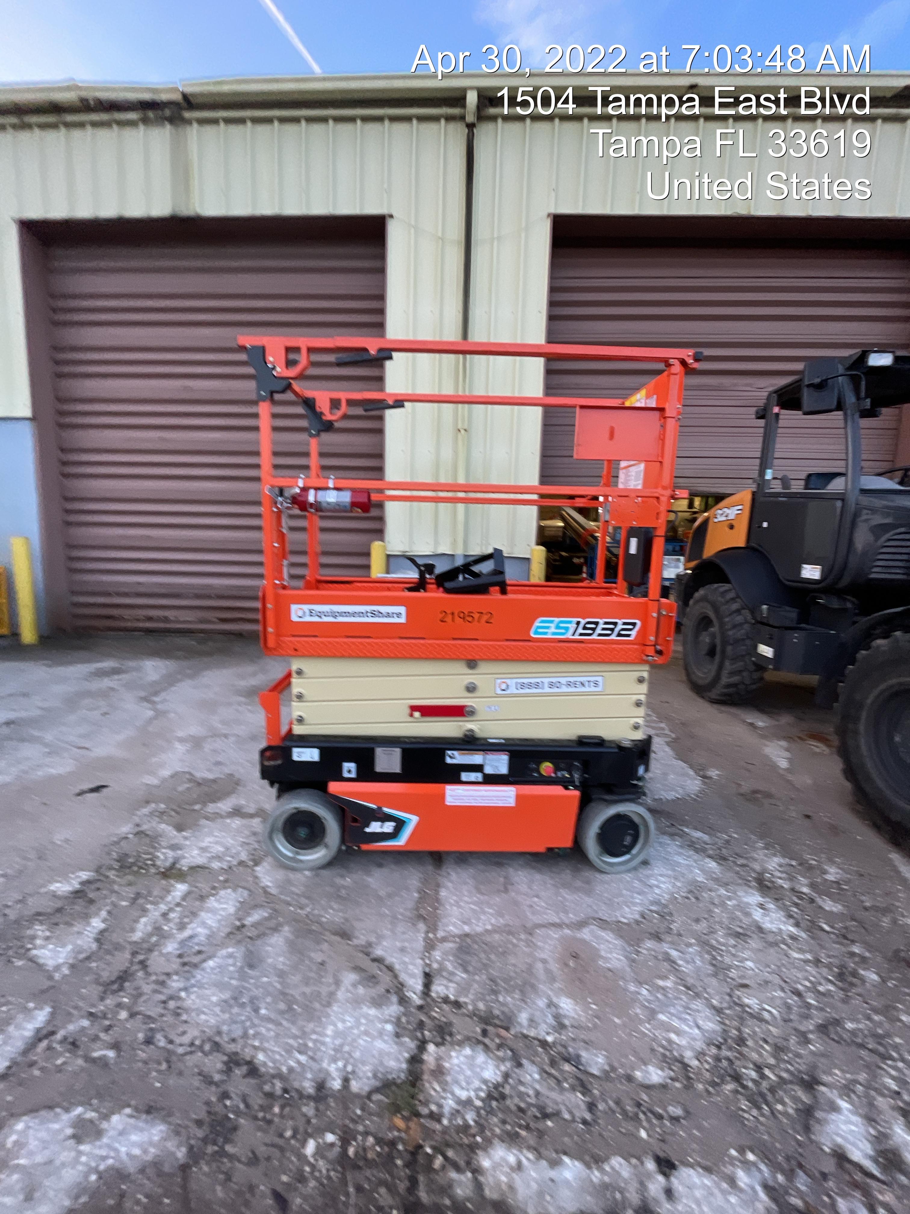2022 JLG ES1932