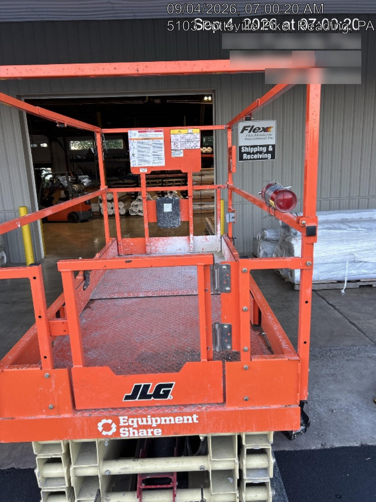 2025 JLG ES3246