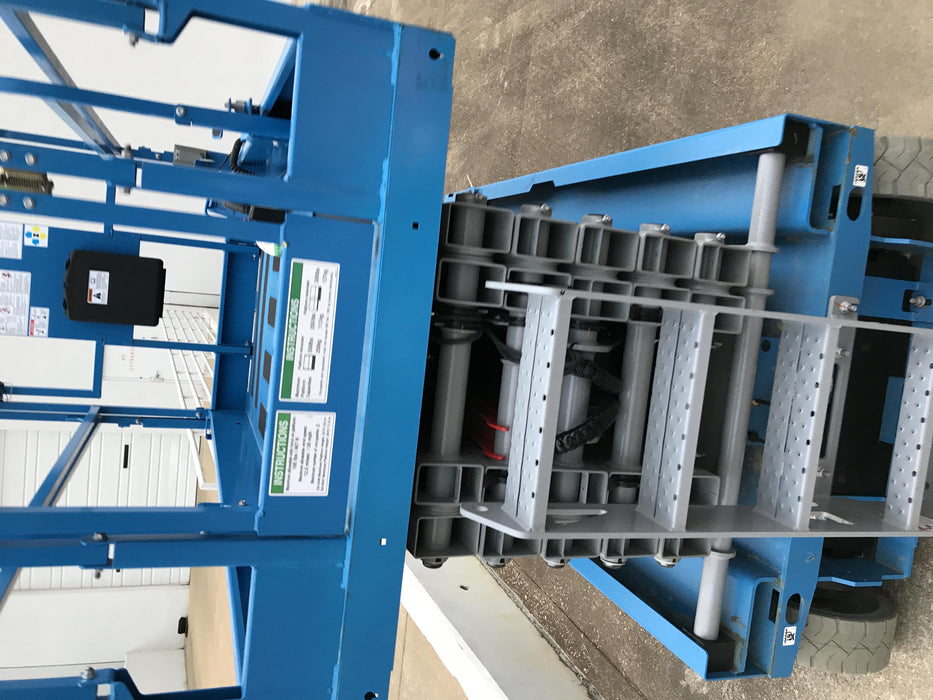 2019 Genie GS-4047 Folding rails with half height swing gate