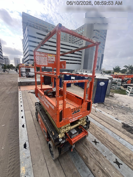 2022 JLG ES1330L
