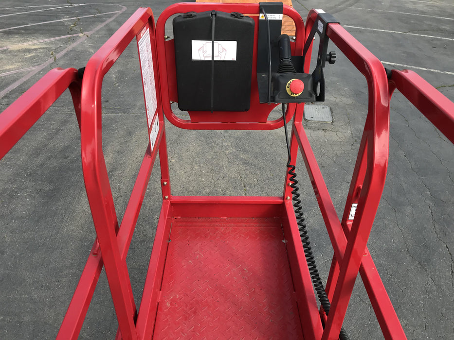 2020 MEC 1330SE Solid NM Tires, Steel Swing out Doors, LCS, Beacon, 900W Inverter