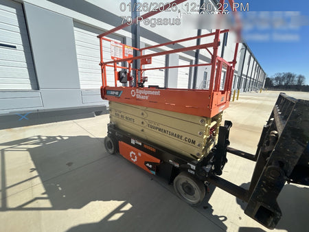2025 JLG ES3246