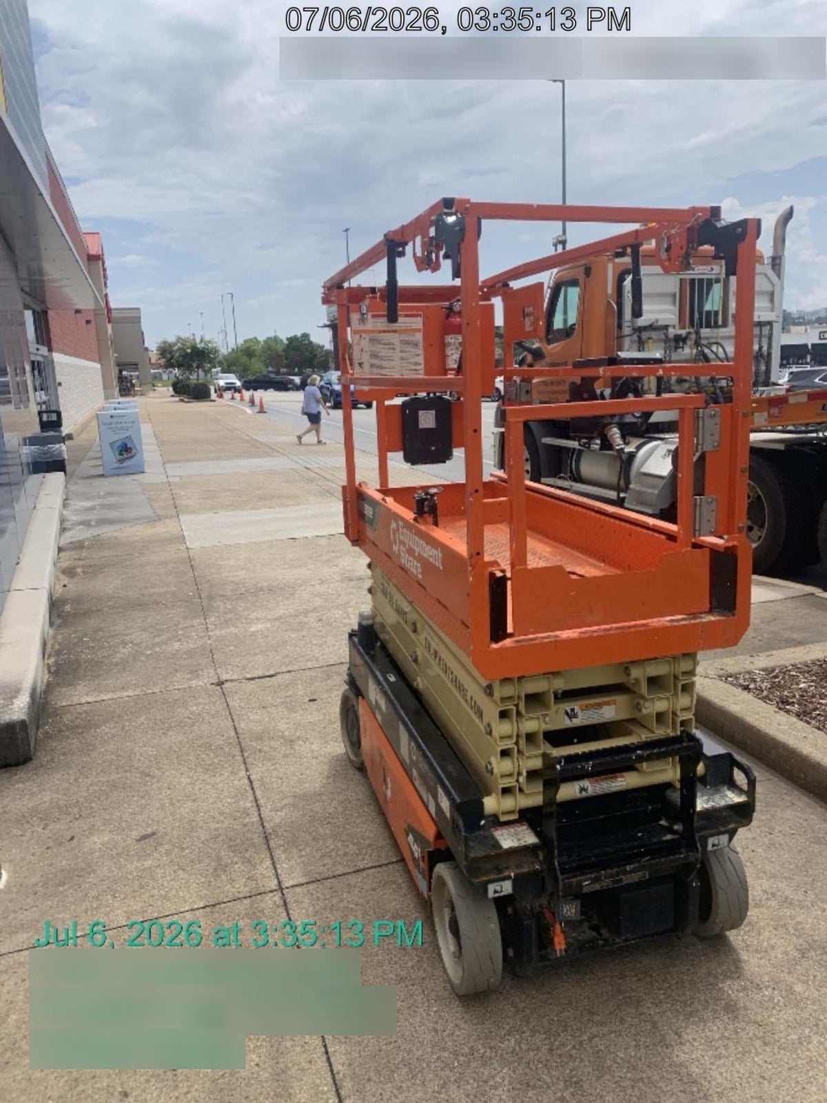 2025 JLG ES1932