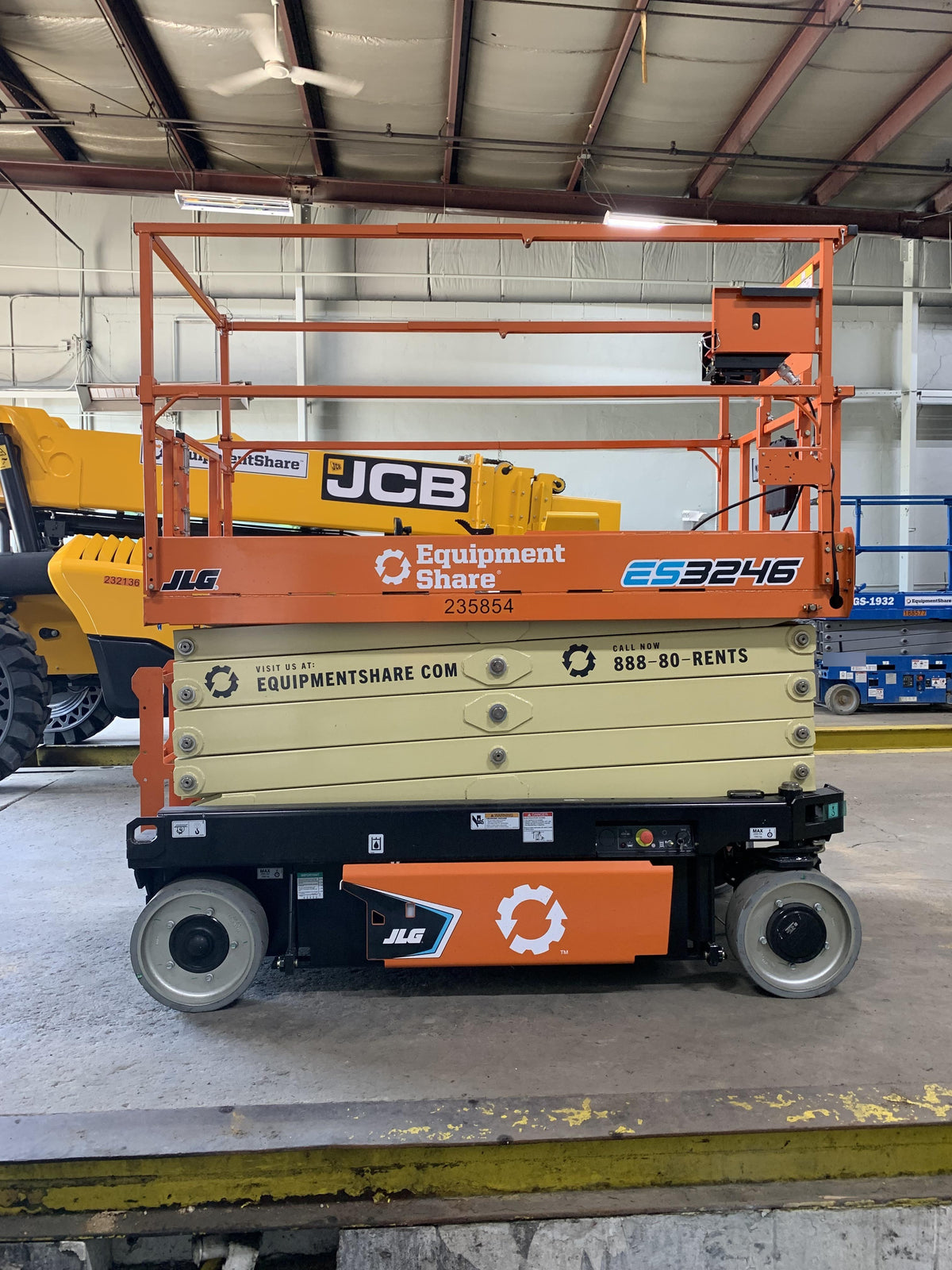 2022 JLG ES3246