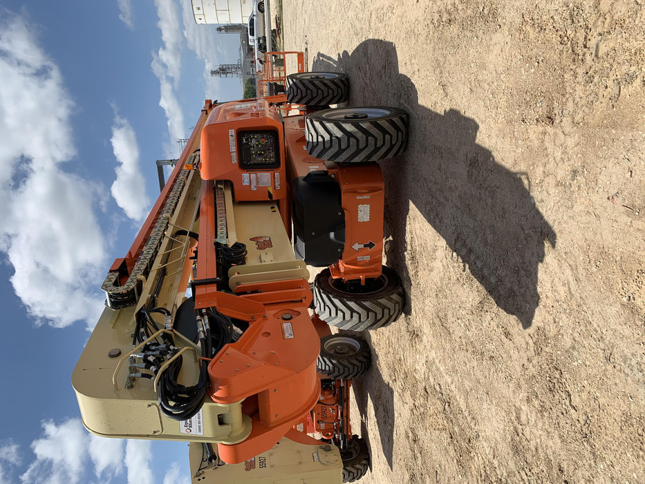 2019 JLG 1250AJP