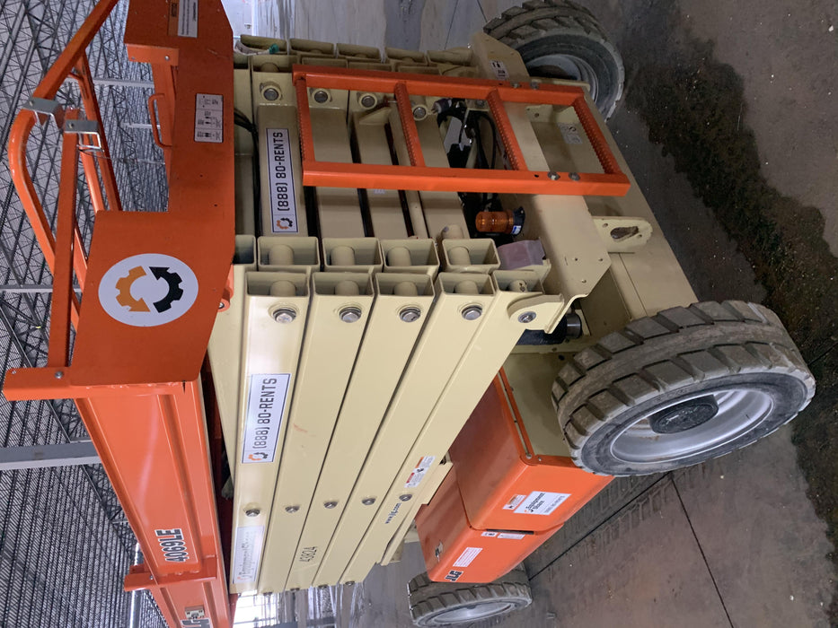 2019 JLG 4069LE Solid Non Marking Tires, Rotating Beacon