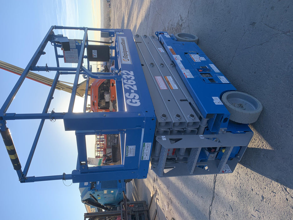 2020 Genie GS-2632 Solid NM Tires, Folding Rails with Half-Height Swing Gate, Beacon