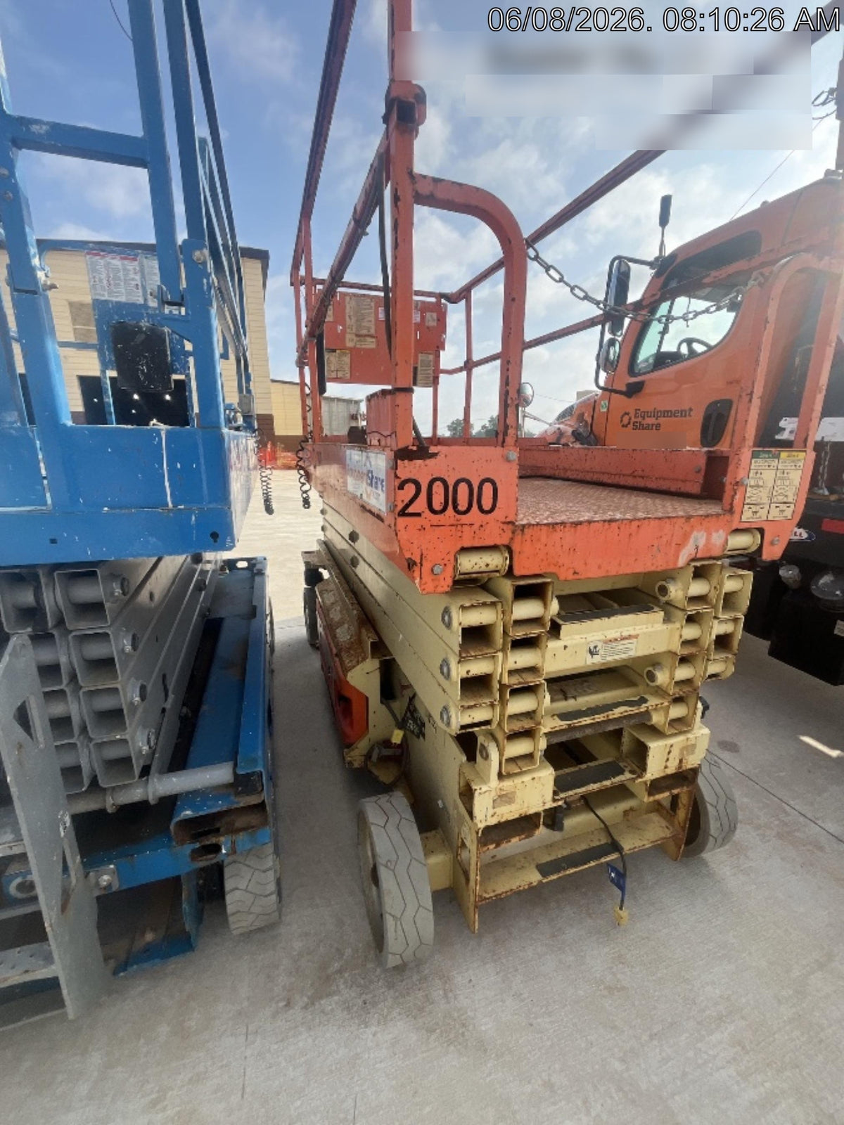 2016 JLG 3246ES