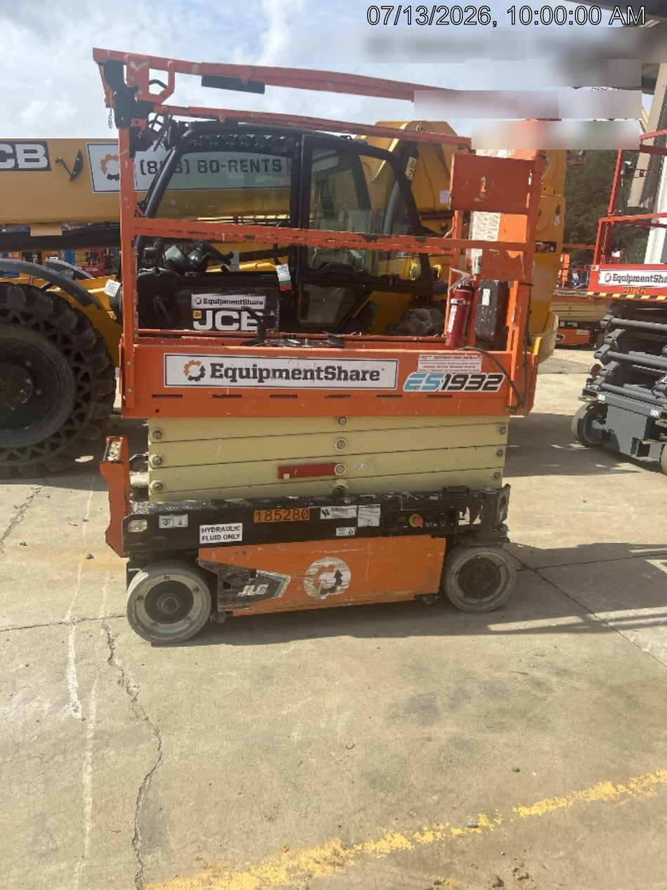 2021 JLG ES1932