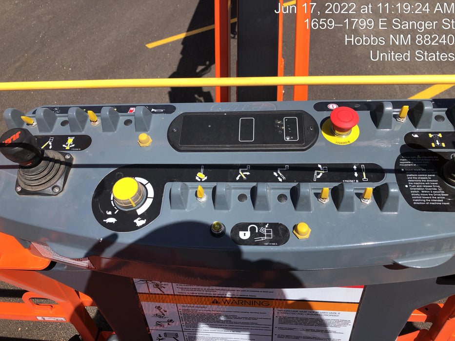 2022 JLG 860SJ