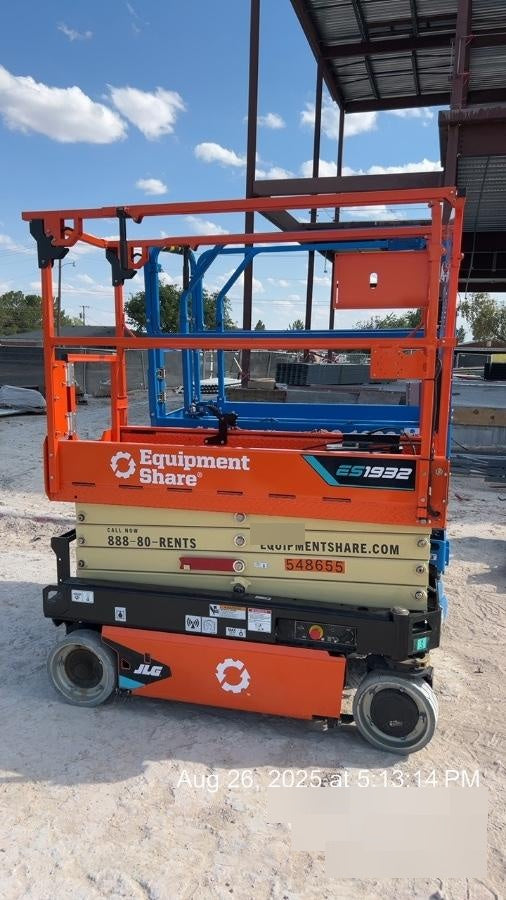 2025 JLG ES1932
