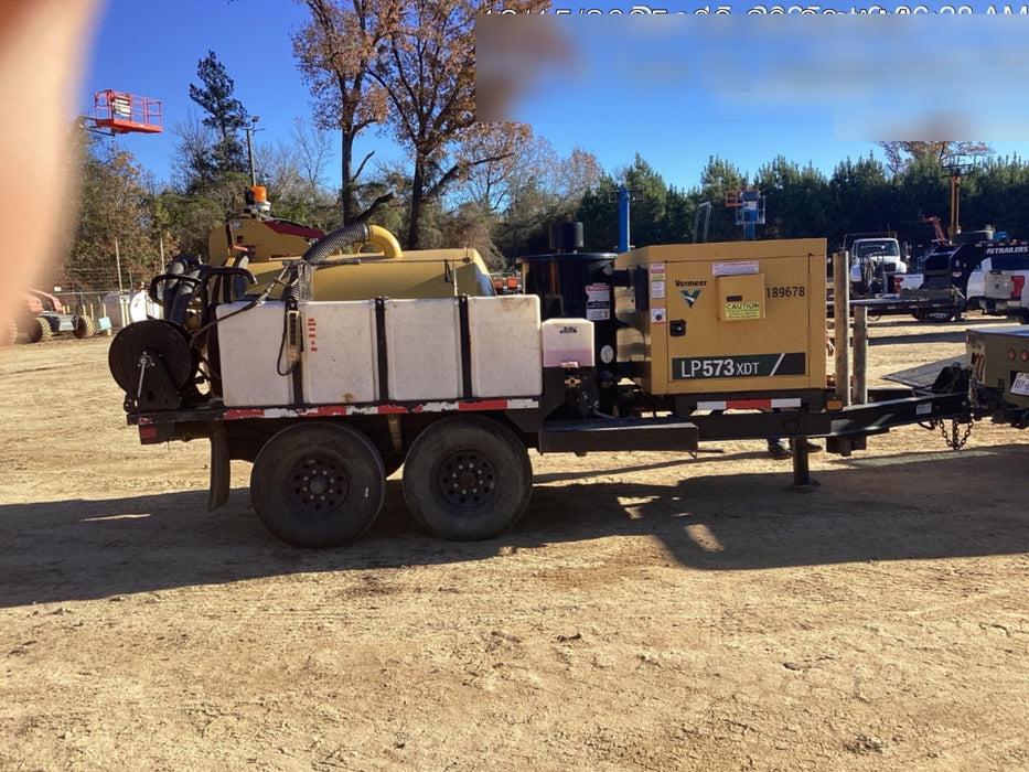 2021 Vac-Tron LP573XDT T4 Koehler Diesel Engine, 500 Gallon Debris Tank, x2 100 Gallon Water Tanks