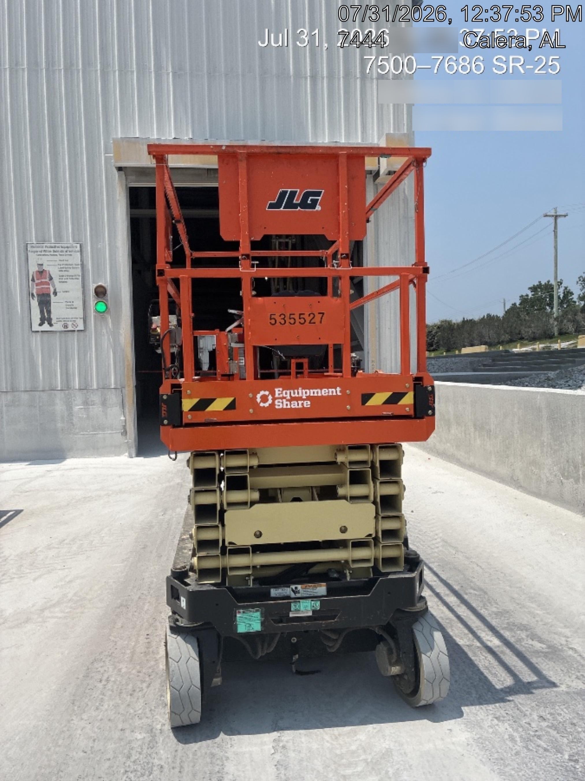 2025 JLG ES3246