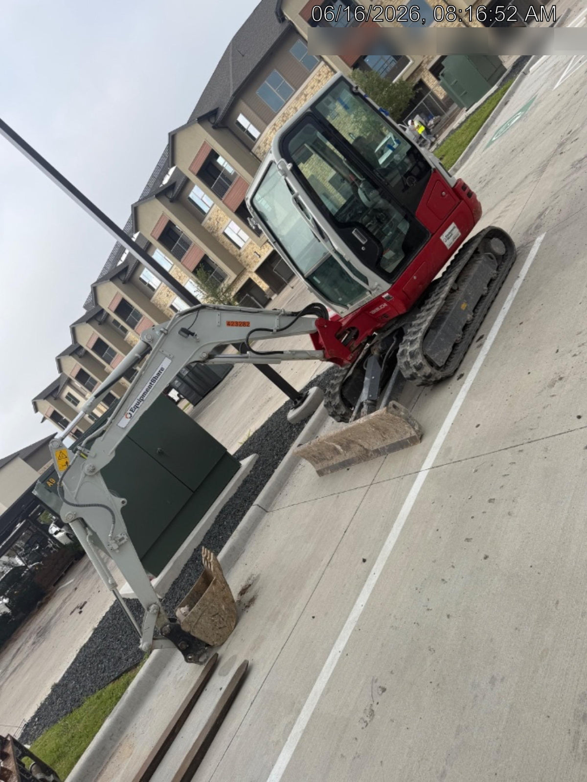 2024 TAKEUCHI TB235-2CR
