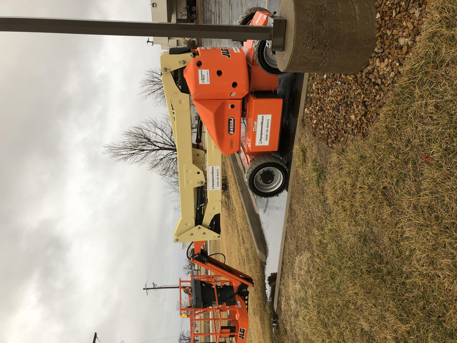 2019 JLG E450AJ