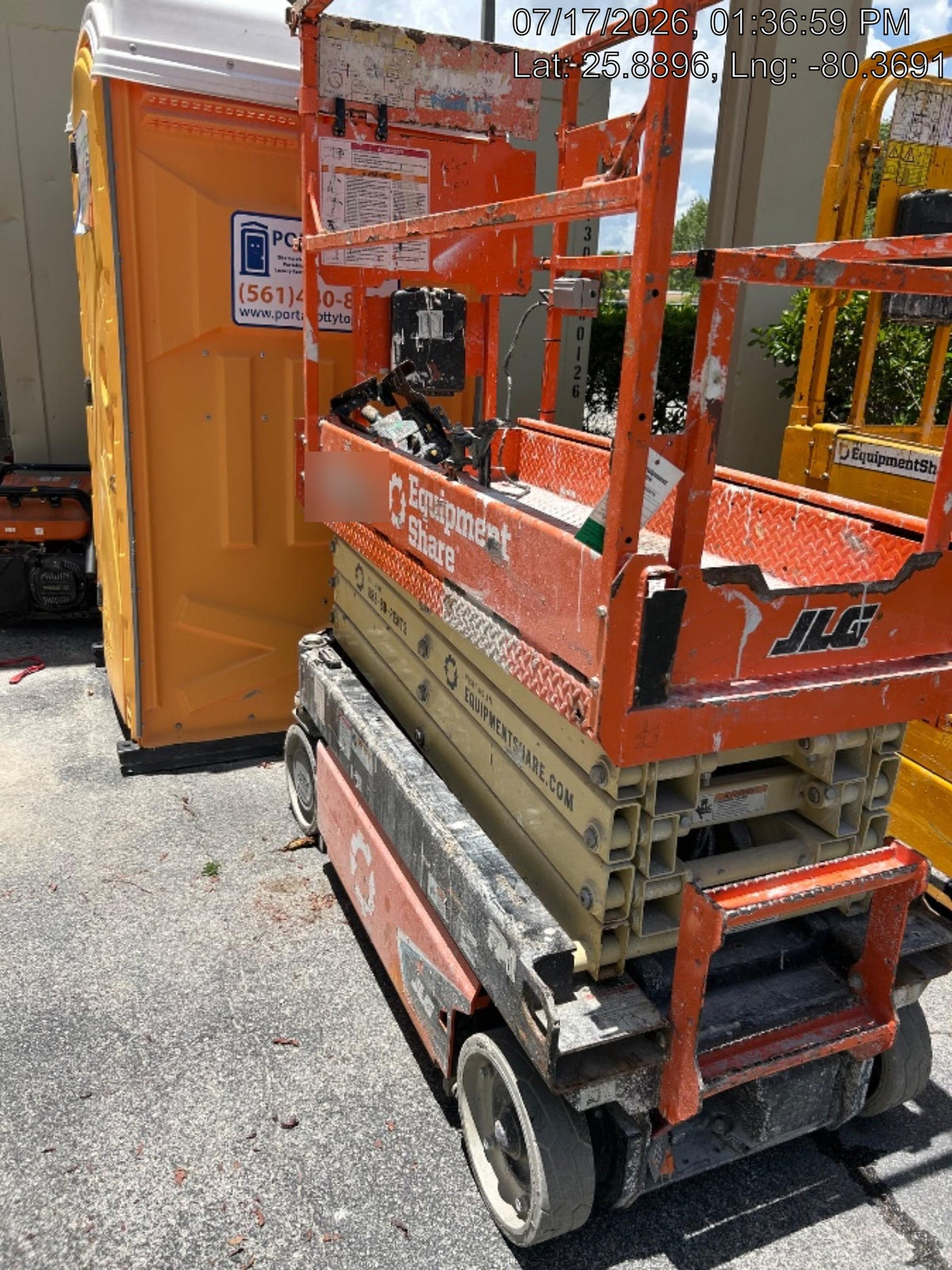 2023 JLG ES1932
