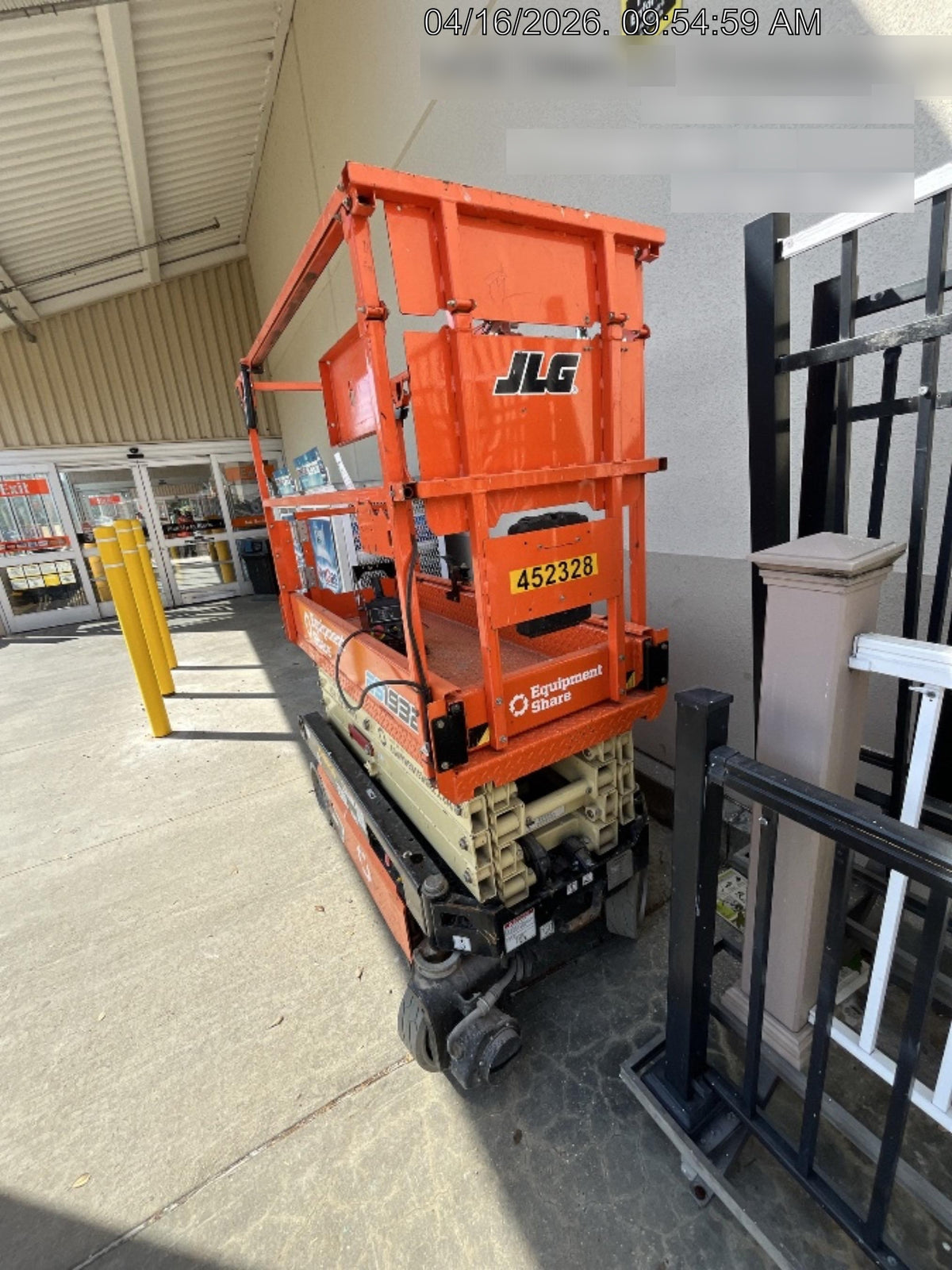 2024 JLG ES1932