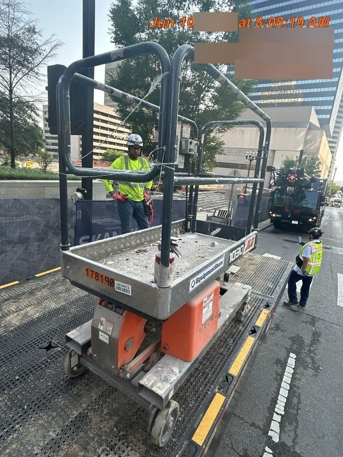 2021 JLG 1030P