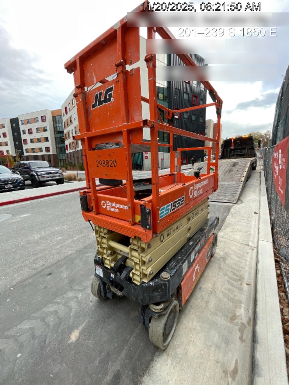 2023 JLG ES1932