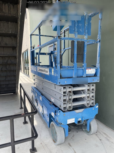 2019 Genie GS-2632 Folding rails with half height swing gate
