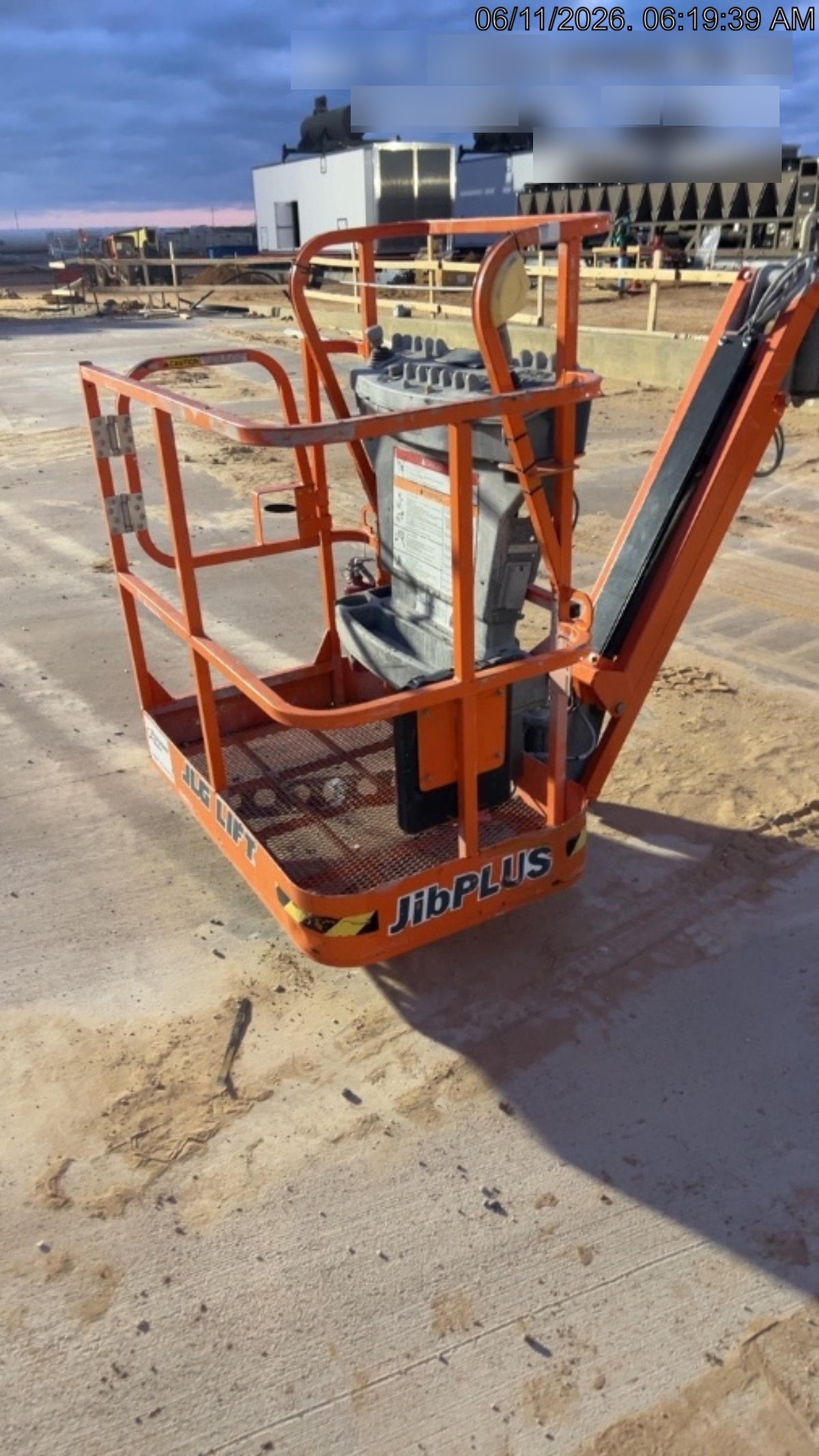 2022 JLG E300AJP