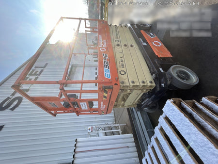 2022 JLG ES3246
