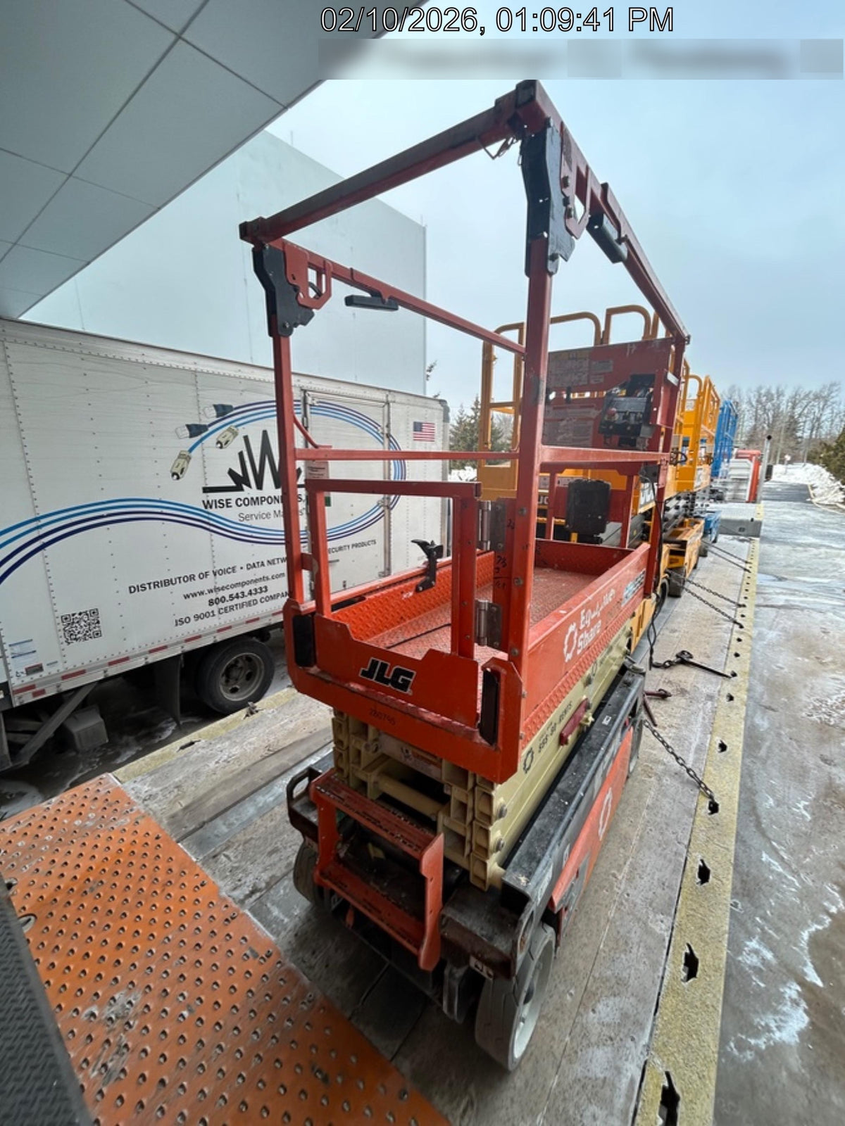 2022 JLG ES1932