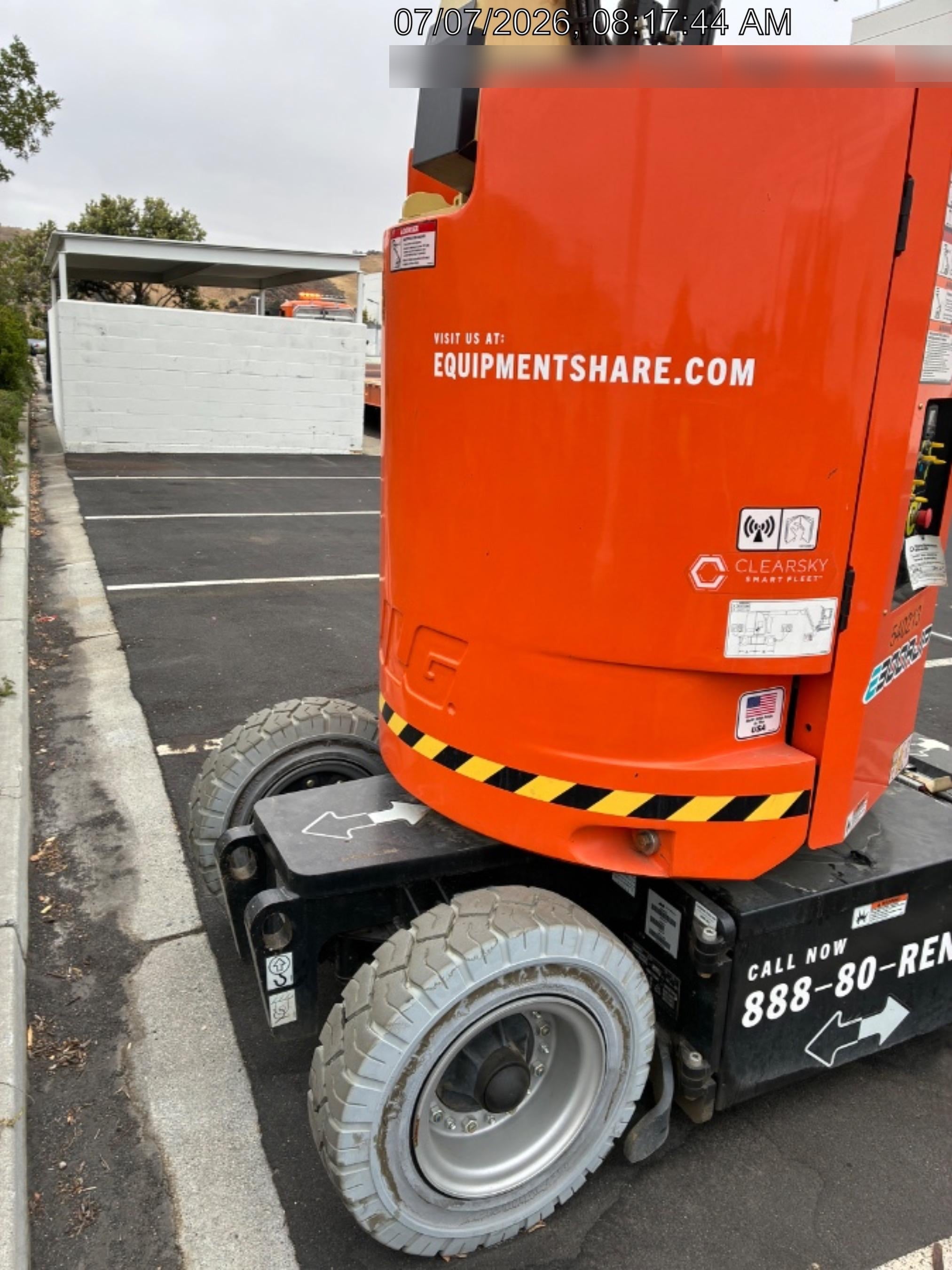 2025 JLG E300AJP
