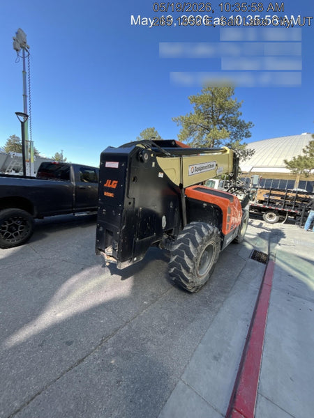 2021 JLG 1075
