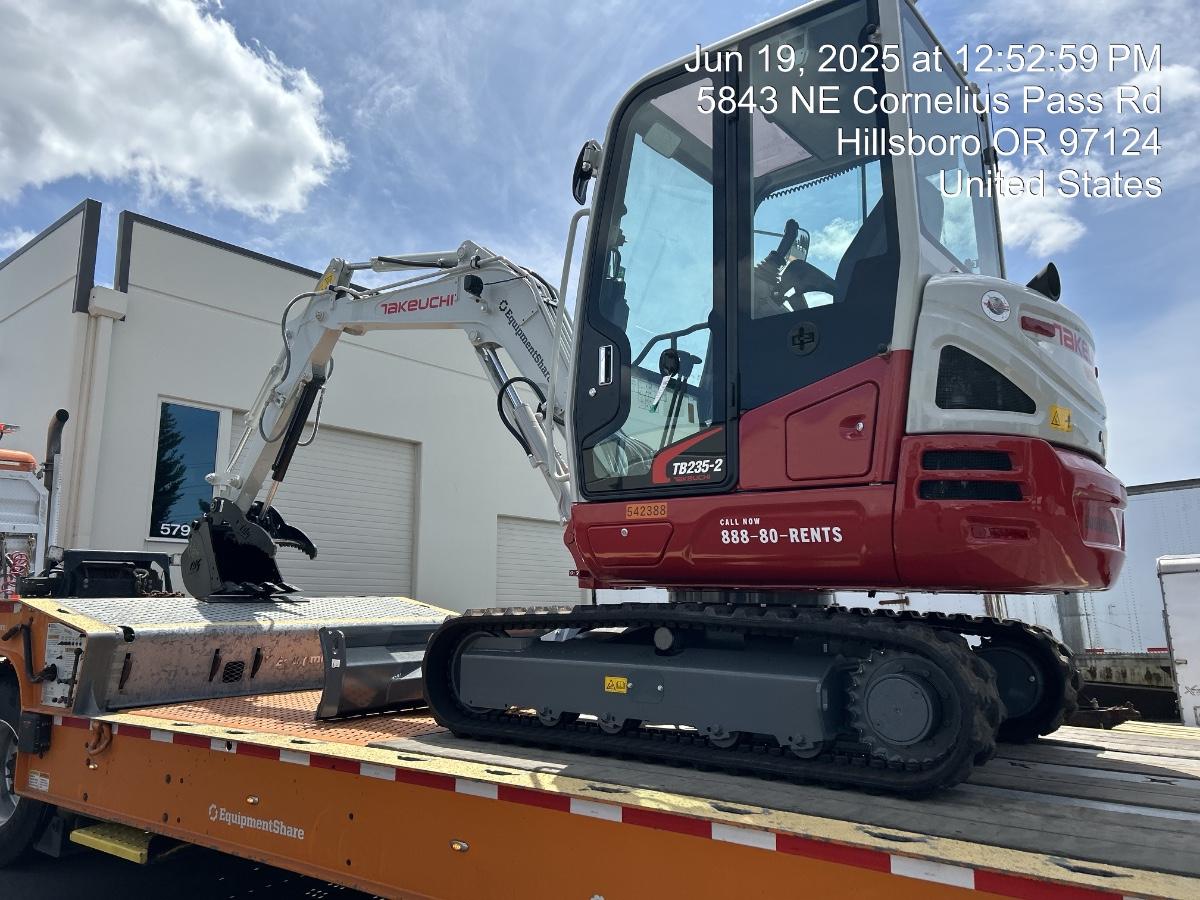 2025 TAKEUCHI TB235-2CR