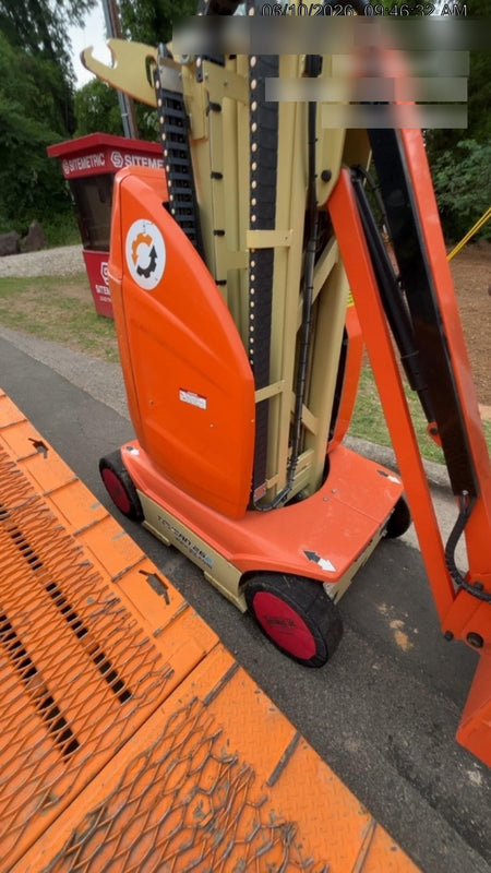 2022 JLG 26E