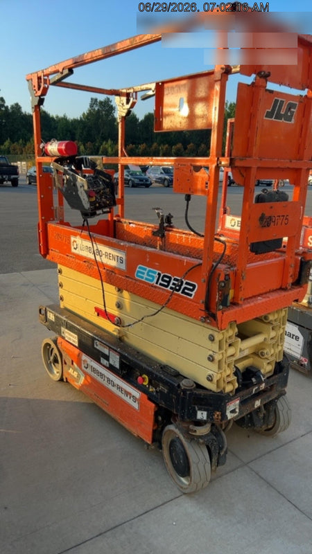 2022 JLG ES1932