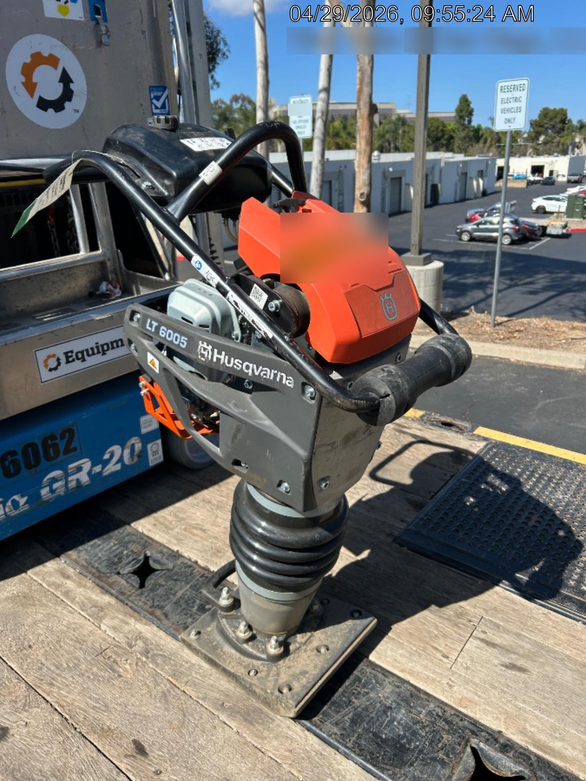 2025 HUSQVARNA LT6005