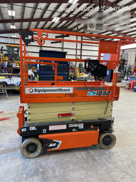 2022 JLG ES1932