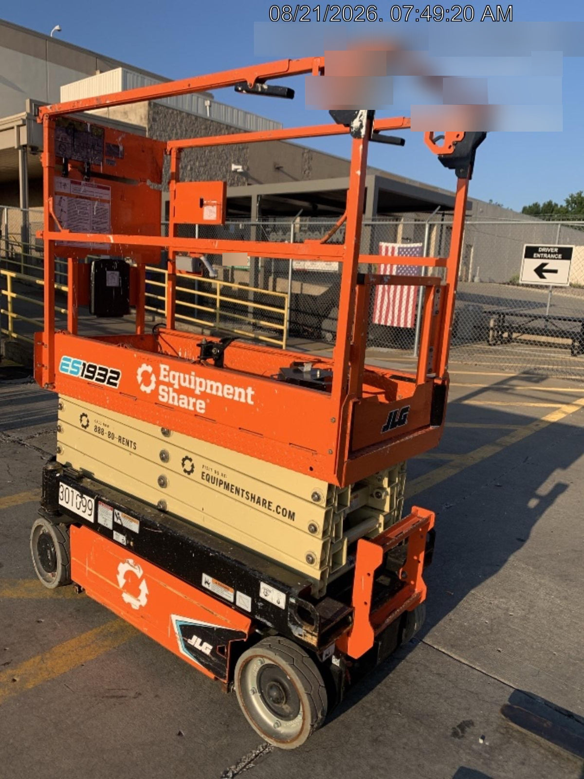 2023 JLG ES1932