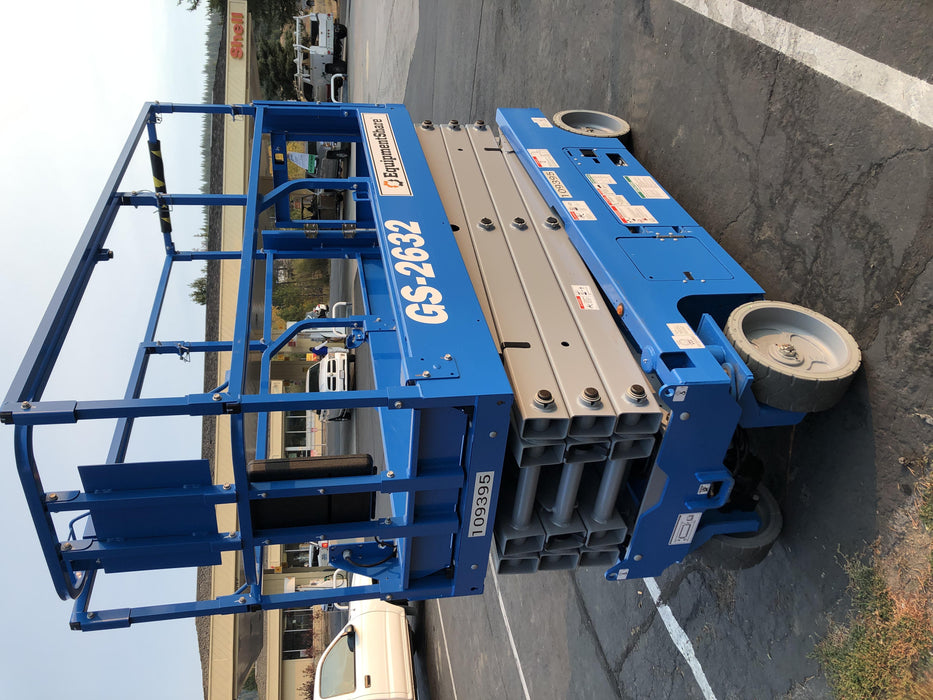 2020 Genie GS-2632 Solid NM Tires, Folding Rails with Half-Height Swing Gate, Beacon, 800W Invertor