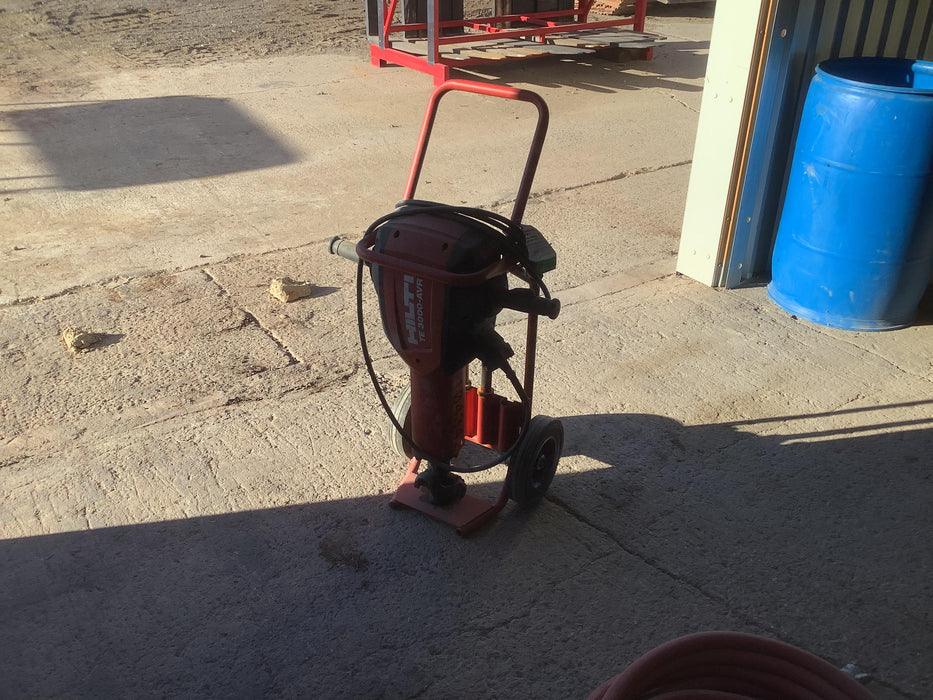 2020 HILTI TE 3000-AVR