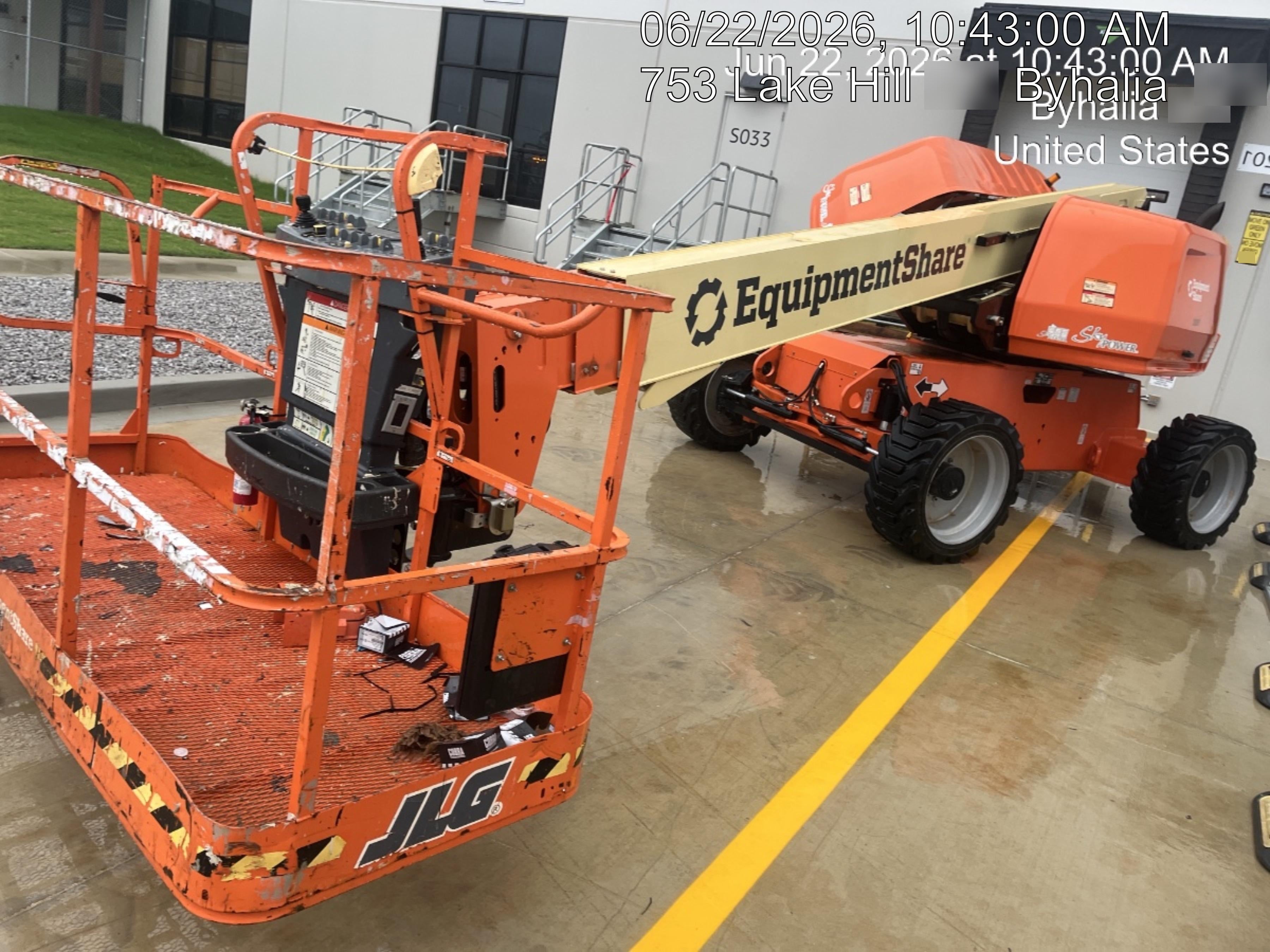 2022 JLG 600S