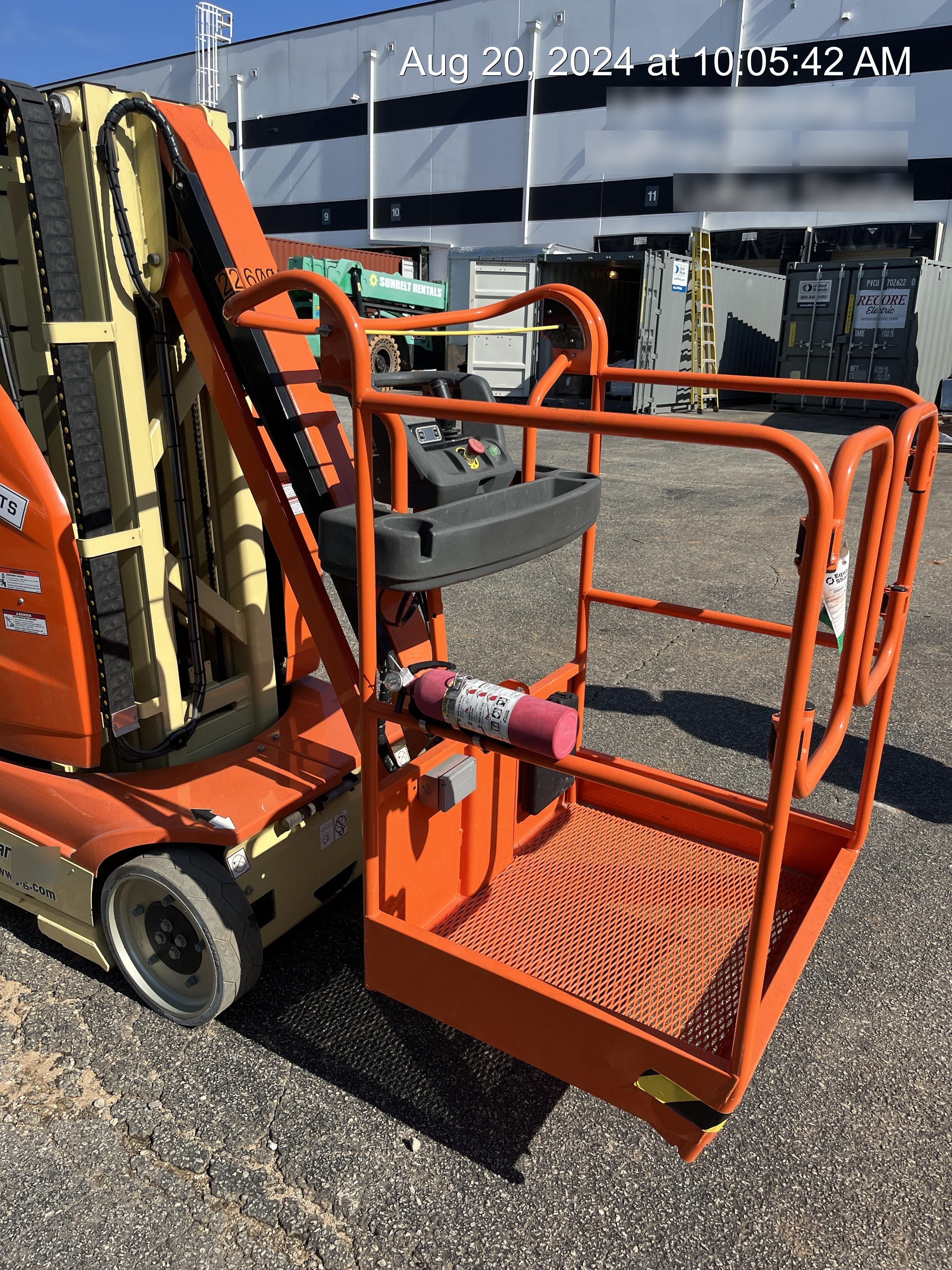 2022 JLG 26E