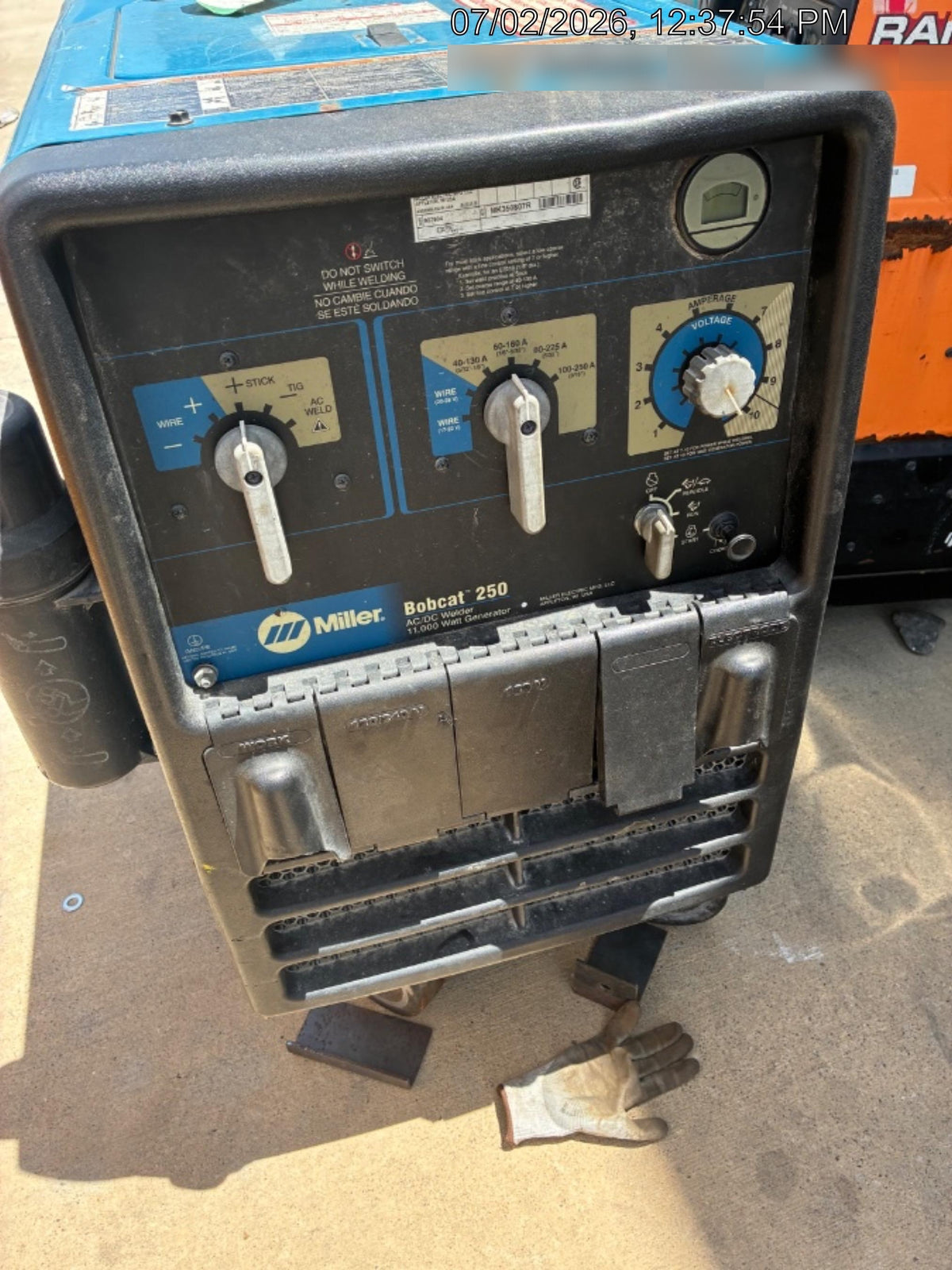 2019 Miller Electric BOBCAT 250 Standard w/Running Gear, Bracket, Hose