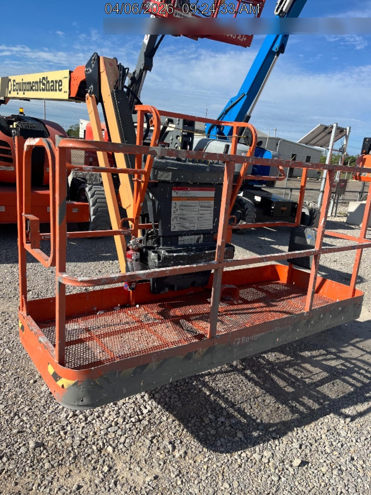 2023 JLG 600AJ