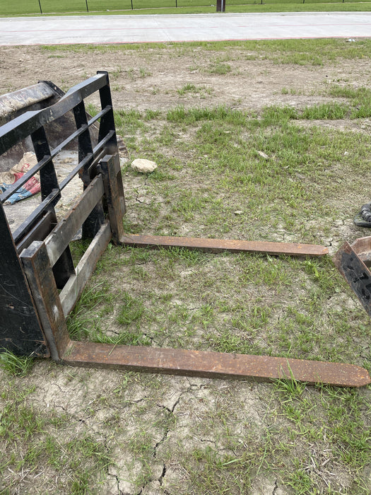 2022 ARROW MATERIAL HANDLING 60" Pallet Forks - Arrow