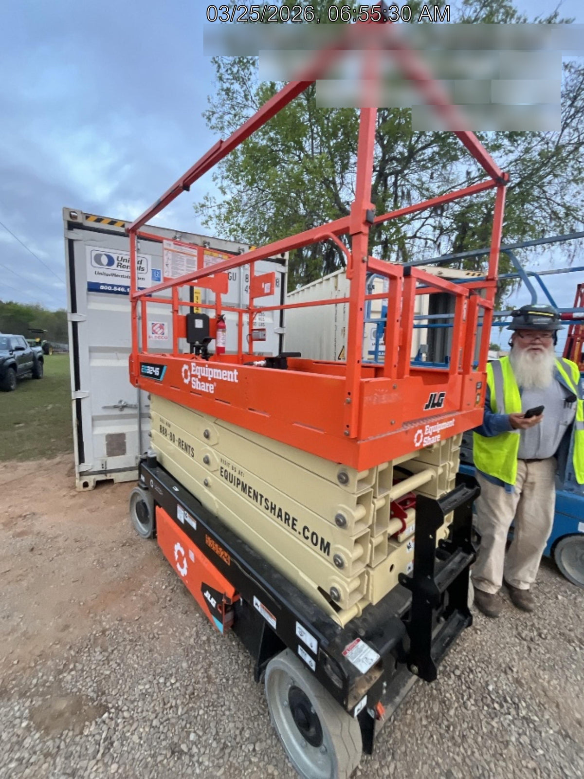 2025 JLG ES3246