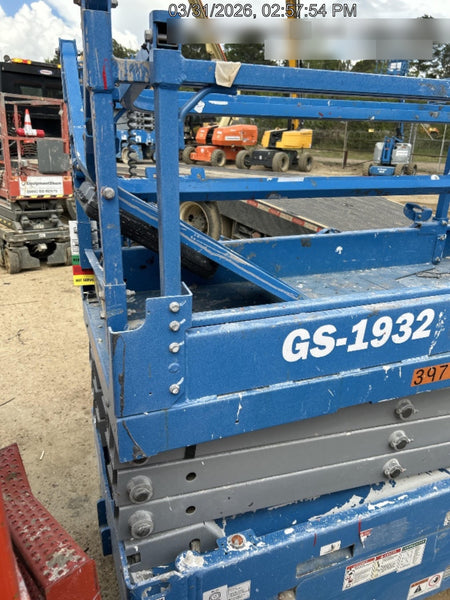 2023 GENIE GS-1932