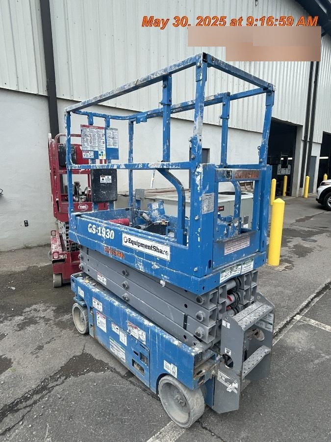 2020 Genie GS-1930 Solid Non Marking Tires, Beacon, Folding rails with half height swing gate